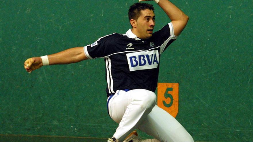 Mikel Goñi, con la camiseta de Aspe.