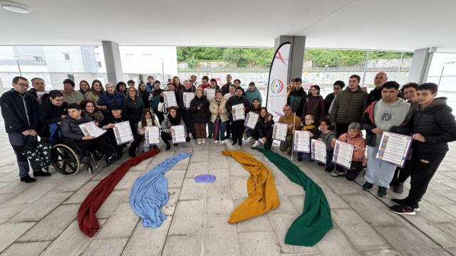 Representantes de los agentes que integran la Mesa de Diversidad de Arrasate. / Anabel Dominguez. Representantes de los agentes que integran la Mesa de Diversidad de Arrasate.
