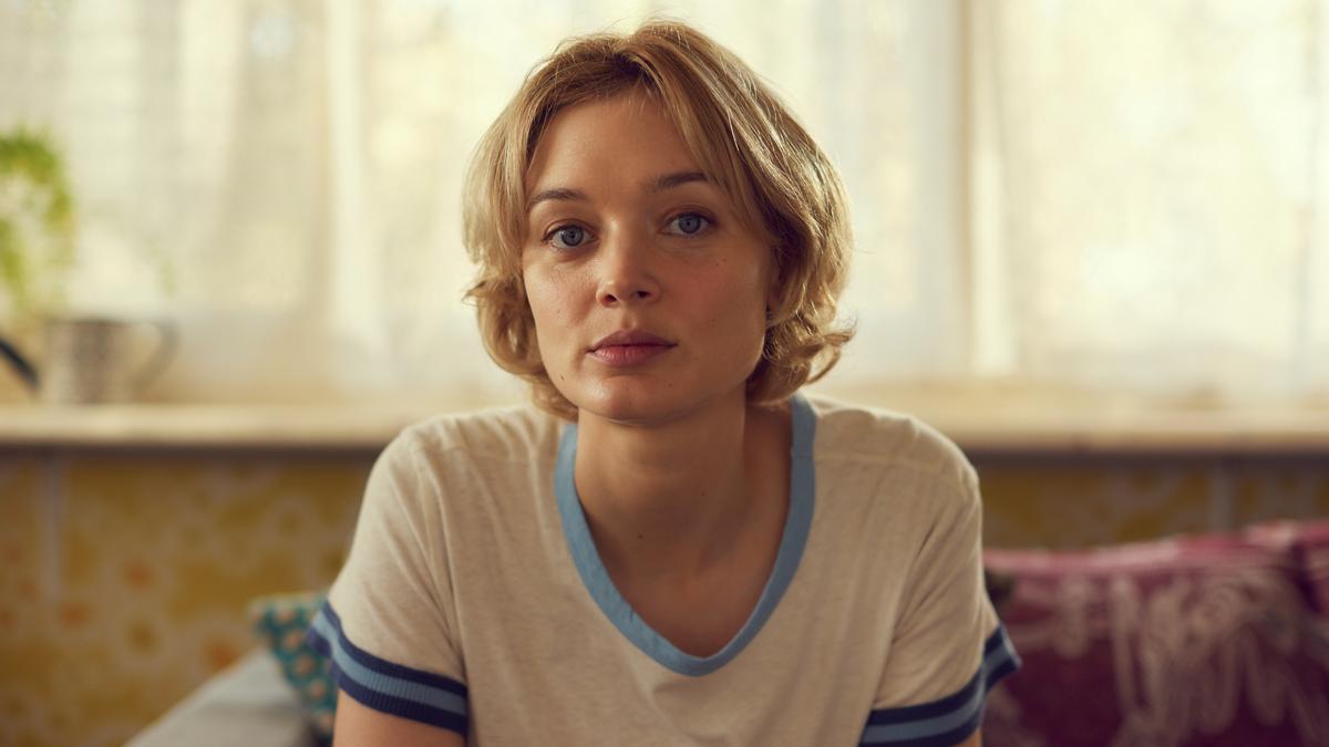 La actriz Bella Heathcote, que interpreta a Mandy Bond en Scrublands.