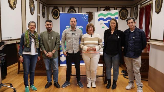 Representantes de Gizatea y del Ayuntamiento / N.G. Representantes de Gizatea y del Ayuntamiento