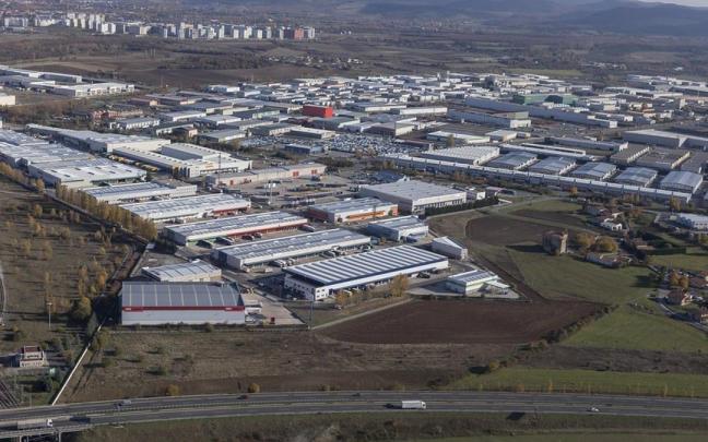 Gasteizko Udalak 800.000 euro inbertituko ditu Jundizko industrialdean eta Zabalganan argiteria berritzeko.