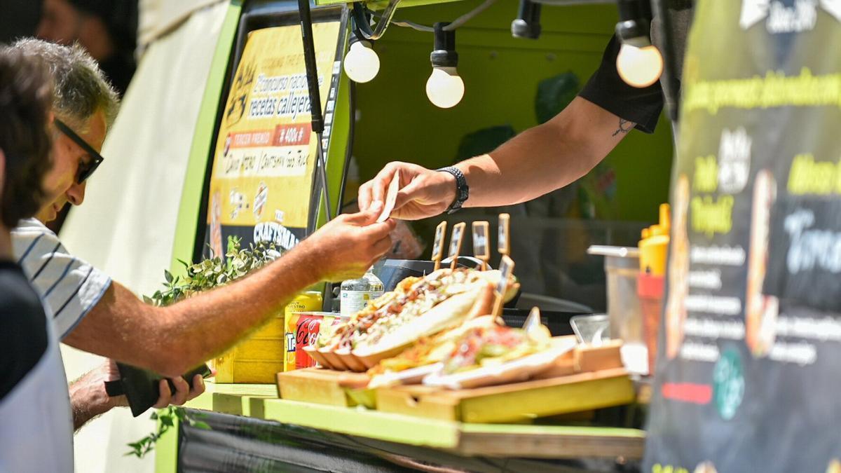 Clientes de una 'foodtruck'