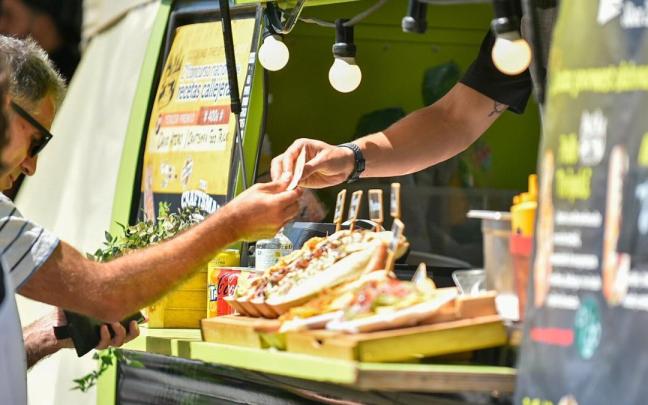 Clientes de una 'foodtruck'