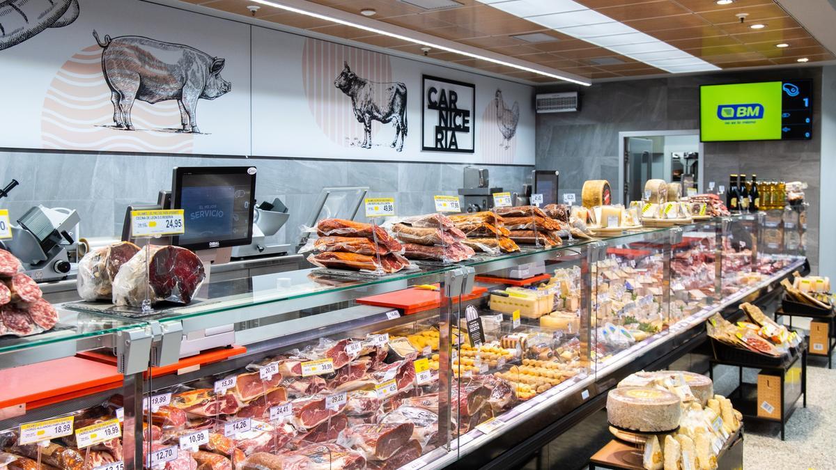Imagen de la sección de charcutería de un establecimiento BM.