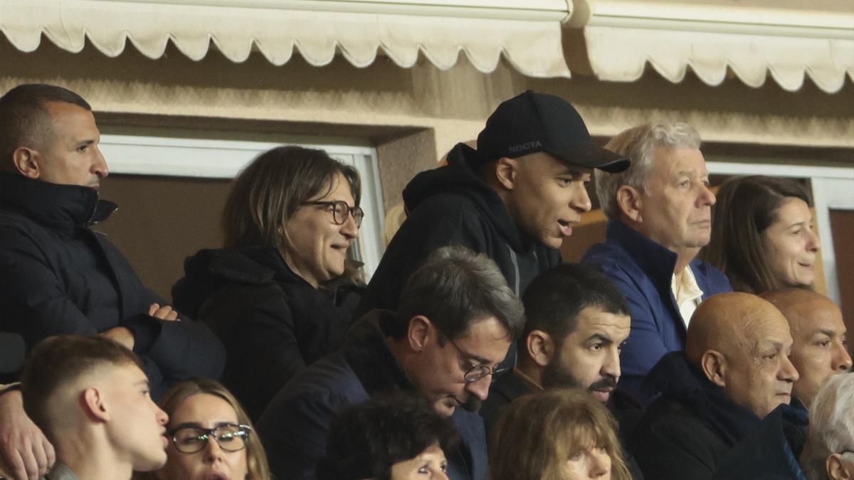 Mbappe y su madre.