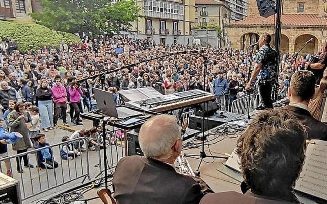 Uno de los conciertos de homenaje a Sorotan Bele que han recorrido la geografía vasca.