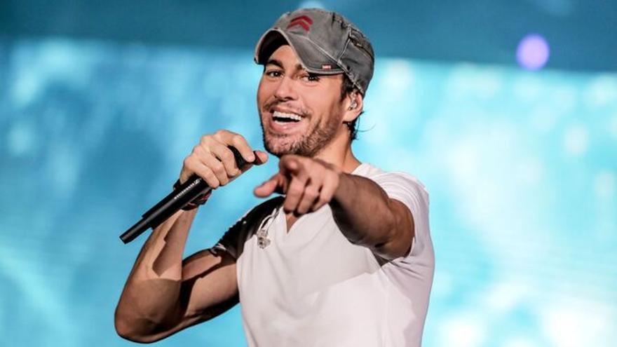 'Así es la vida' es la nueva canción que ha publicado Enrique Iglesias junto a María Becerra