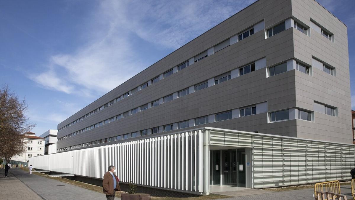 Exterior del servicio de Oncología Médica del Hospital Universitario de Navarra.