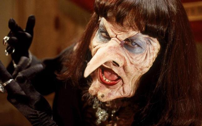 Angelica Huston en una imagen de la adaptación cinematográfica de 'Las brujas'. Angelica Huston en una imagen de la adaptación cinematográfica de 'Las brujas'.