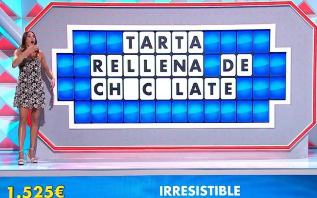 La azafata del programa, Laura Moure, impactada ante el fallo del concursante. / Antena 3 La azafata del programa, Laura Moure, impactada ante el fallo del concursante.