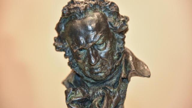 Foto detalle de la estatuilla de Goya, durante la presentación de los Premios Goya 2026.