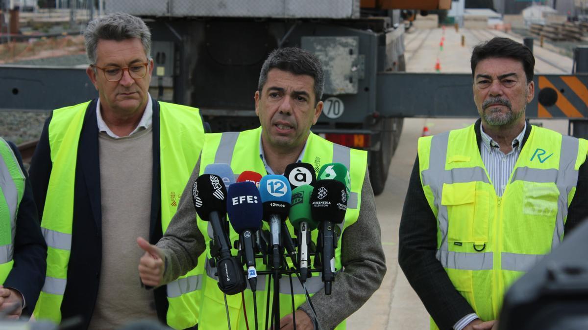 El president valenciano Carlos Mazón, visitando las obras de la Estación Central de Alicante.