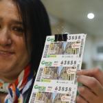 Presentación del cupón de la ONCE inspirado en la calle Bidebarrieta para el sorteo del 13 de abril.