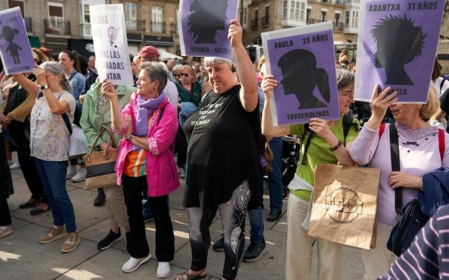 Concentración en la capital alavesa tras el asesinato machista de Maialen.