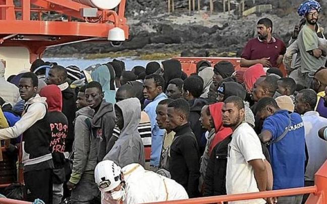 Un grupo de migrantes llegados a Canarias. / E. P. Un grupo de migrantes llegados a Canarias.