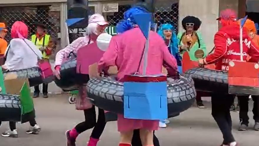 Carnaval de Tolosa: los autos de choque ponen ritmo tecno-rumba en Asteartita