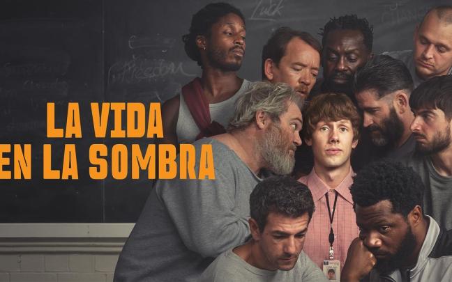 Cartel promocional de la serie ‘La vida en la sombra’