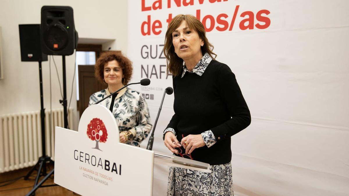 Uxue Barkos interviene en la rueda de prensa.