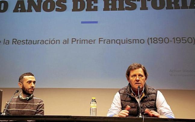 Koldo Somokueto y Josu Landaluze durante la presentación del proyecto en Kurtzio.