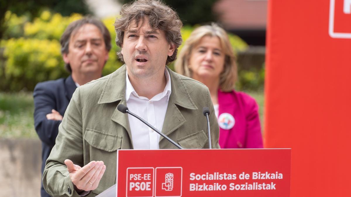 El secretario general del PSE, Eneko Andueza, en un acto en Etxebarri