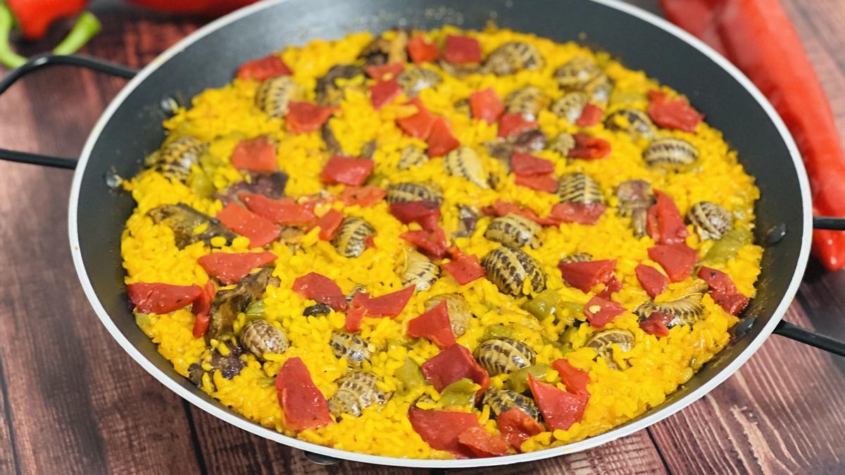 Arroz con caracoles y conejo.