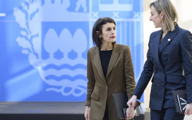María Ubarretxena y Nerea Melgosa, en la comparecencia ante los medios de comunicación tras la reunión semanal del Consejo de Gobierno.
