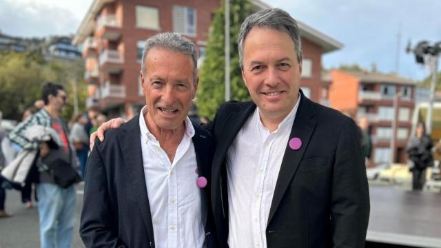 Peio Etxeleku, a la derecha de la imagen, con su sucesor en el IBB, Pantxoa Bimboire Haritschelhar