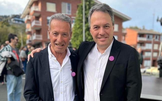 Peio Etxeleku, a la derecha de la imagen, con su sucesor en el IBB, Pantxoa Bimboire Haritschelhar