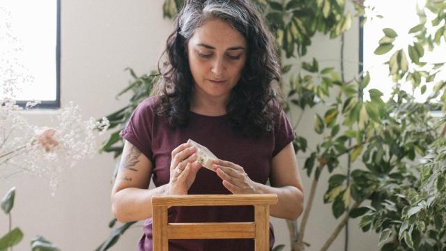 Agurtzane Tejada, maestra jabonera y cerista.