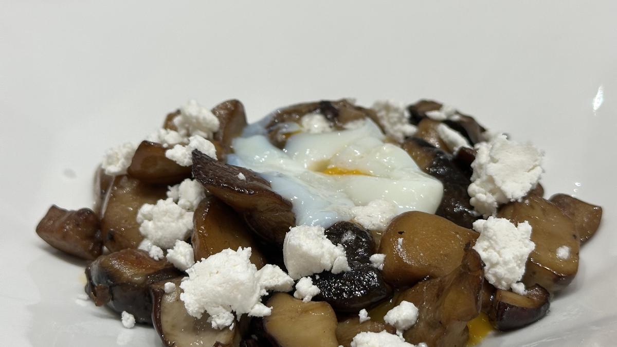 Hongos con huevo.