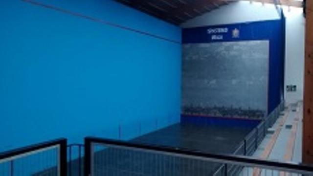 Herriko frontoia familientzako gune irekia bihurtuko da.