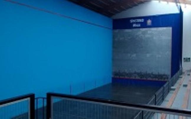 Herriko frontoia familientzako gune irekia bihurtuko da.