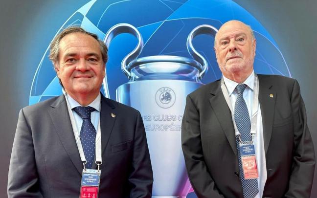 Aperribay, junto al vicepresidente Ángel Oyarzun, en Mónaco. / REAL SOCIEDAD