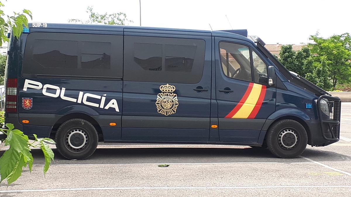 Furgoneta de la Policía Nacional