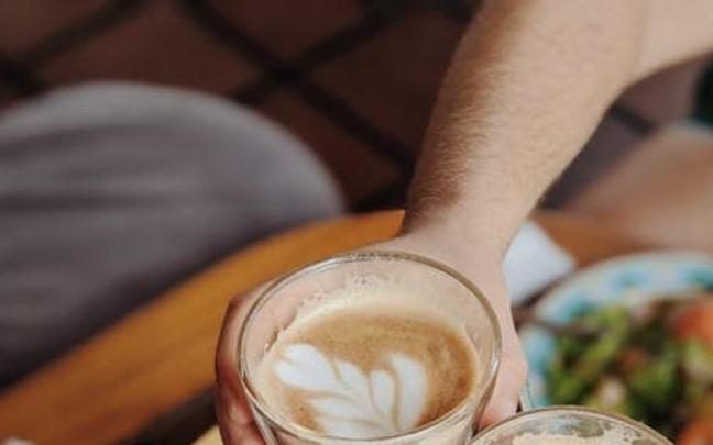 "Kafe Lagun", cada miércoles, de 16:00 a 17:30, en la cafetería del Centro para Personas Mayores