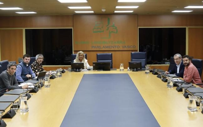 Reunión de la ponencia que estudia las enmiendas presentadas a la Ley de Empleo Público.
