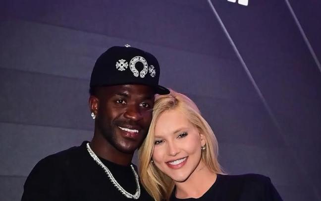 Vini Jr. junto a su expareja, la influencer Virginia Fonseca.
