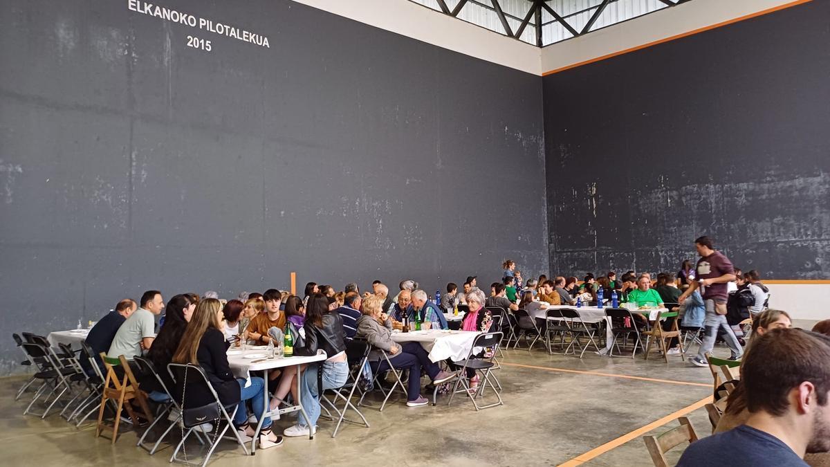 Comida popular en las fiestas de Elkano.