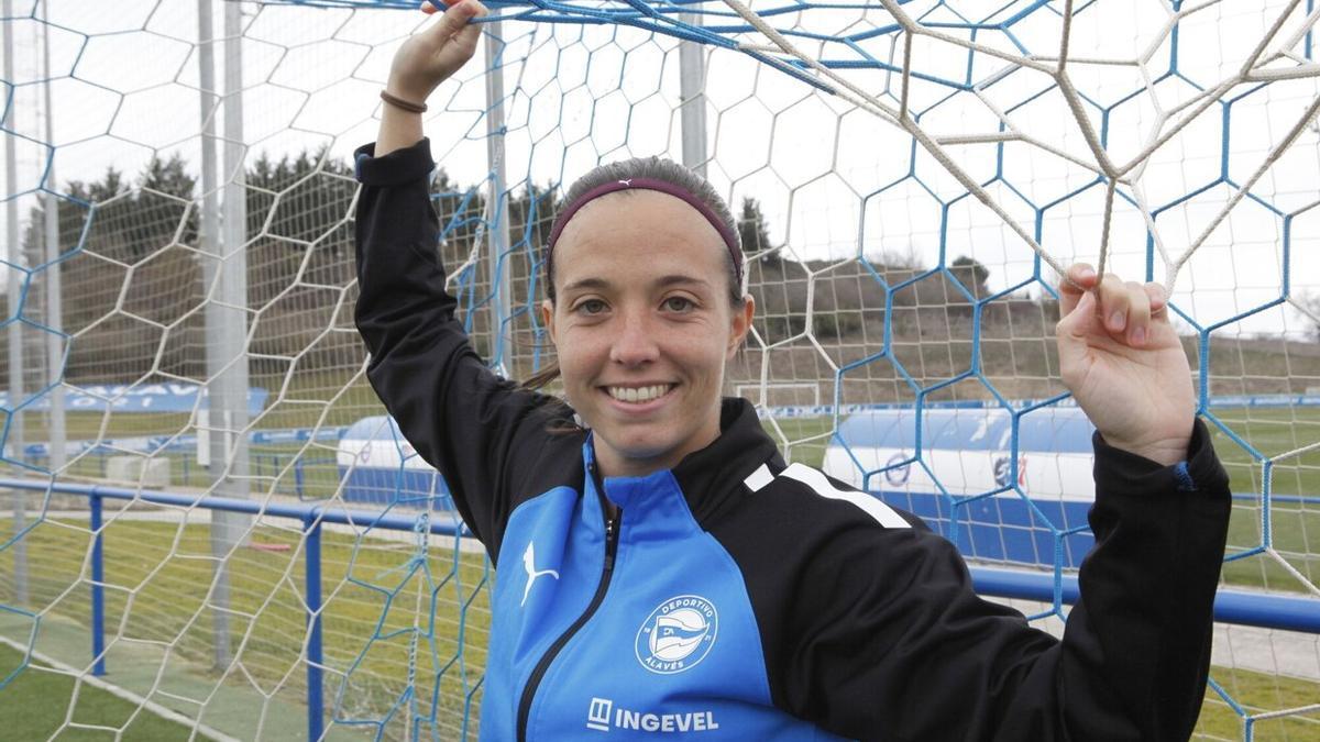 Alba Aznar, capitana del Deportivo Alavés Femenino