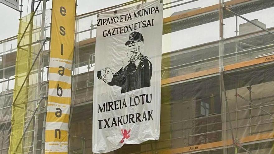 Pancarta publicada por Kaletik Gaztetxera