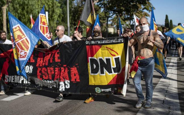 Varias personas durante una manifestación neonazi para celebrar el día de la Hispanidad.
