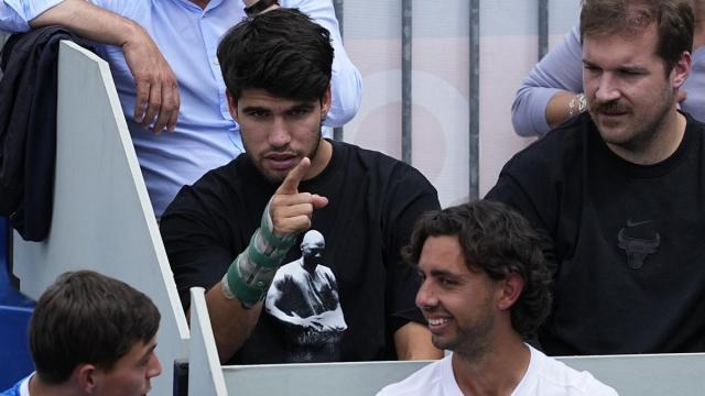 Carlos Alcaraz, en las gradas durante el pasado Open de Madrid.