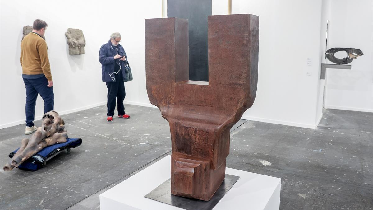 Obra 'Sin título' de Eduardo Chillida, de 1,5 toneladas y un precio de 3,7 millones de euros.