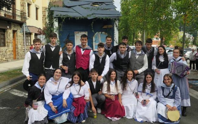 Una de las cuadrillas que tomó parte en el desfile del año pasado.