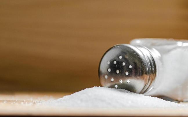 La sal común es un condimento que puede presentar dos caras opuestas.