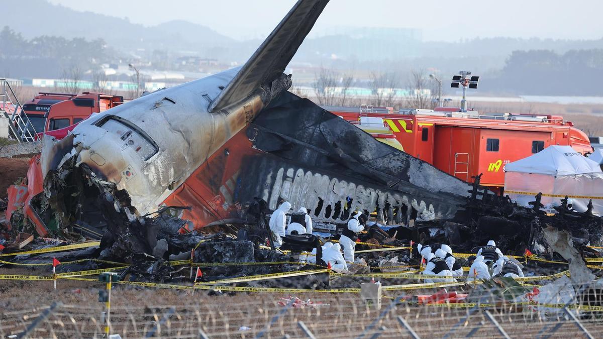 El avión de la aerolínea Jeju Air estrellado en el aeropuerto de Muan, en Corea del Sur.