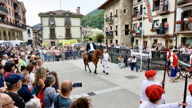 Un momento de la escenificación del Alarde en la pasada edición.