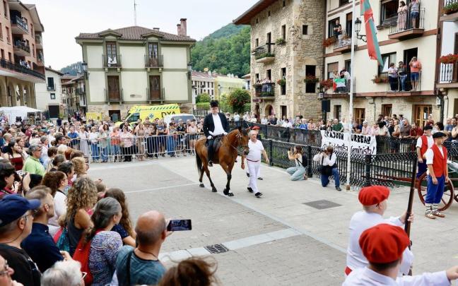 Un momento de la escenificación del Alarde en la pasada edición.