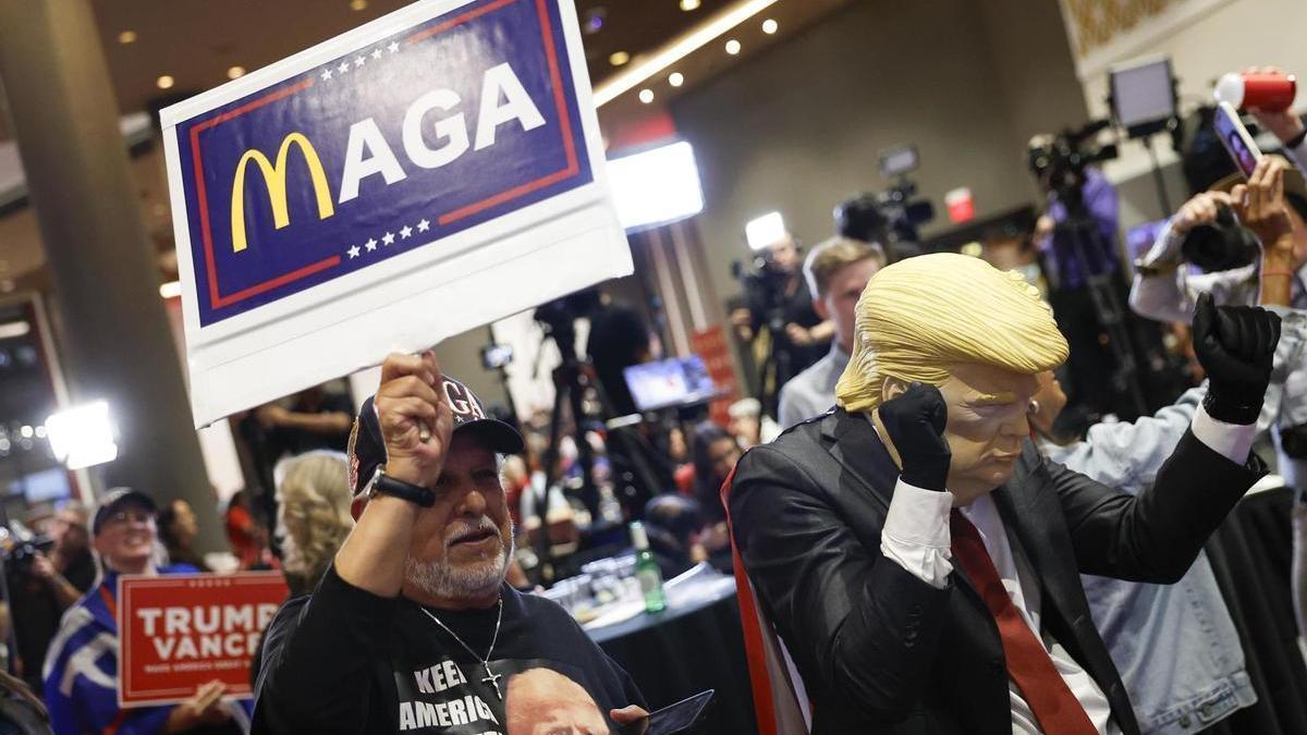 Seguidores de Trump celebran su triunfo desde Nevada.