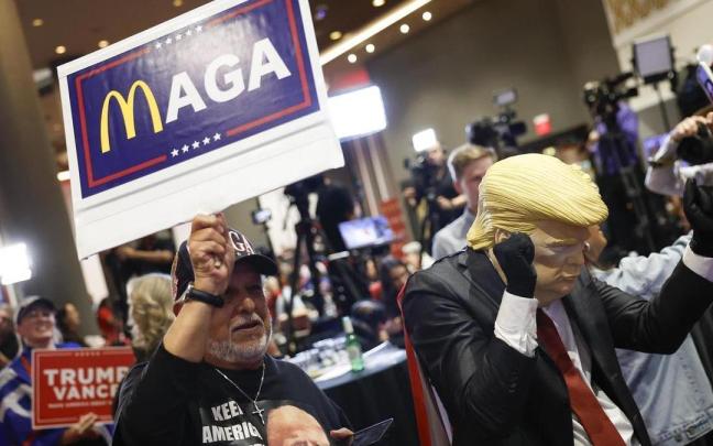 Seguidores de Trump celebran su triunfo desde Nevada.